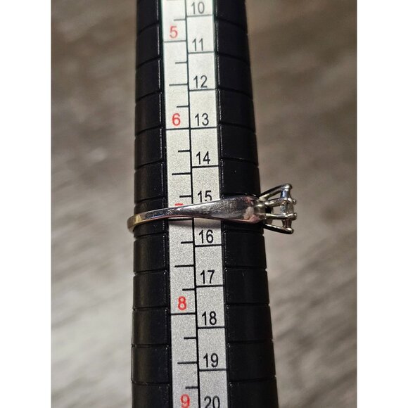 14K White Gold Diamond Ring Size 7 - 1.00g - Picture 2 of 5